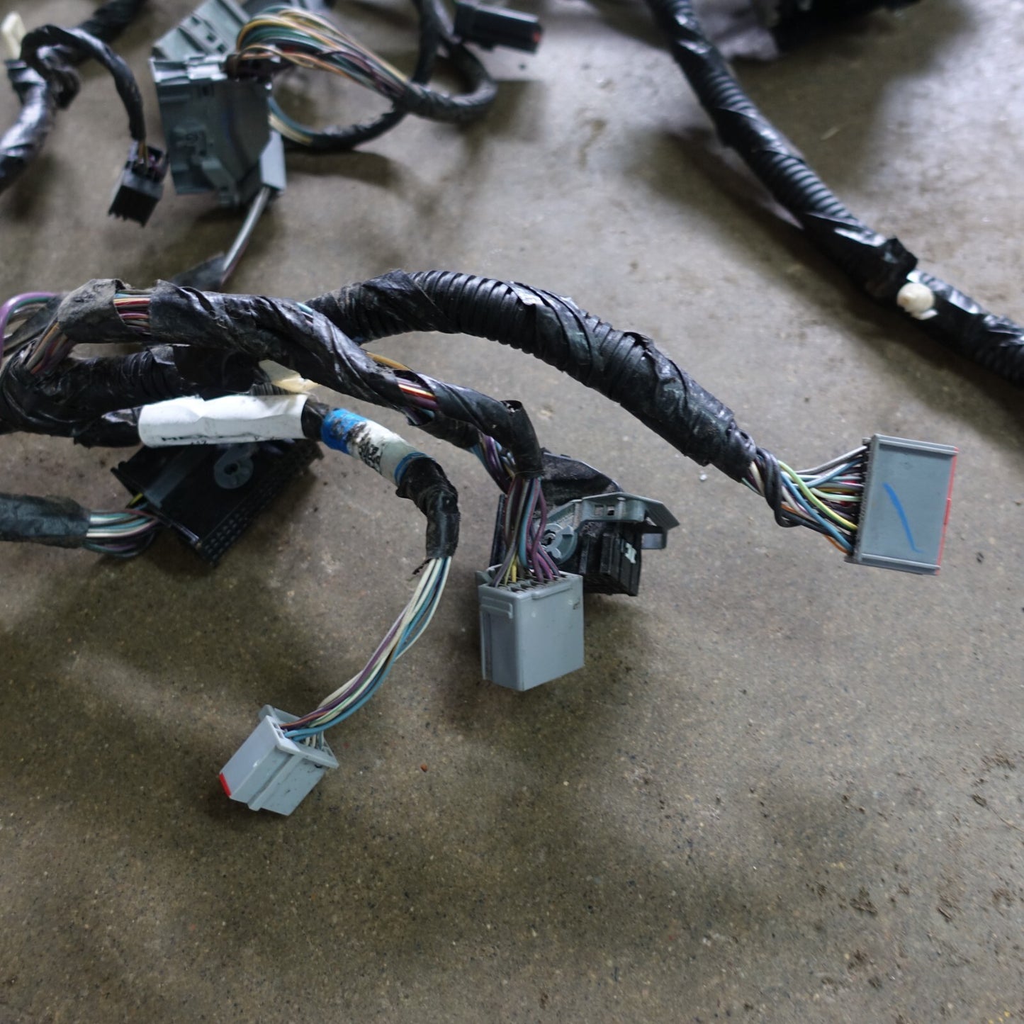 2011 Ford F250 F250 Dash Wire Harness GPS Auto Climate Trailer Brake Controller