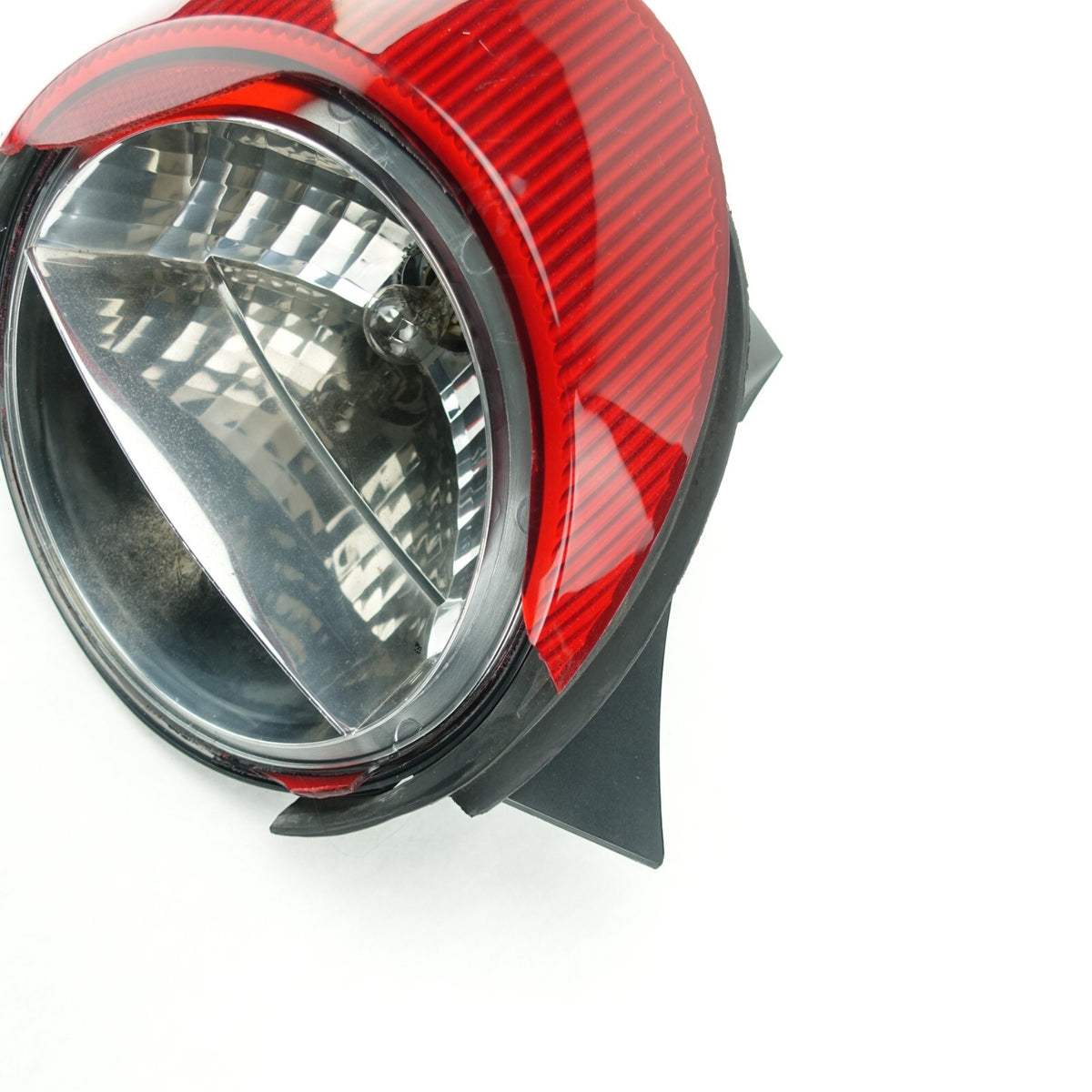 Damage 02 2003 2004 2005 Ford Thunderbird Driver Left Taillight Tail Light Lamp