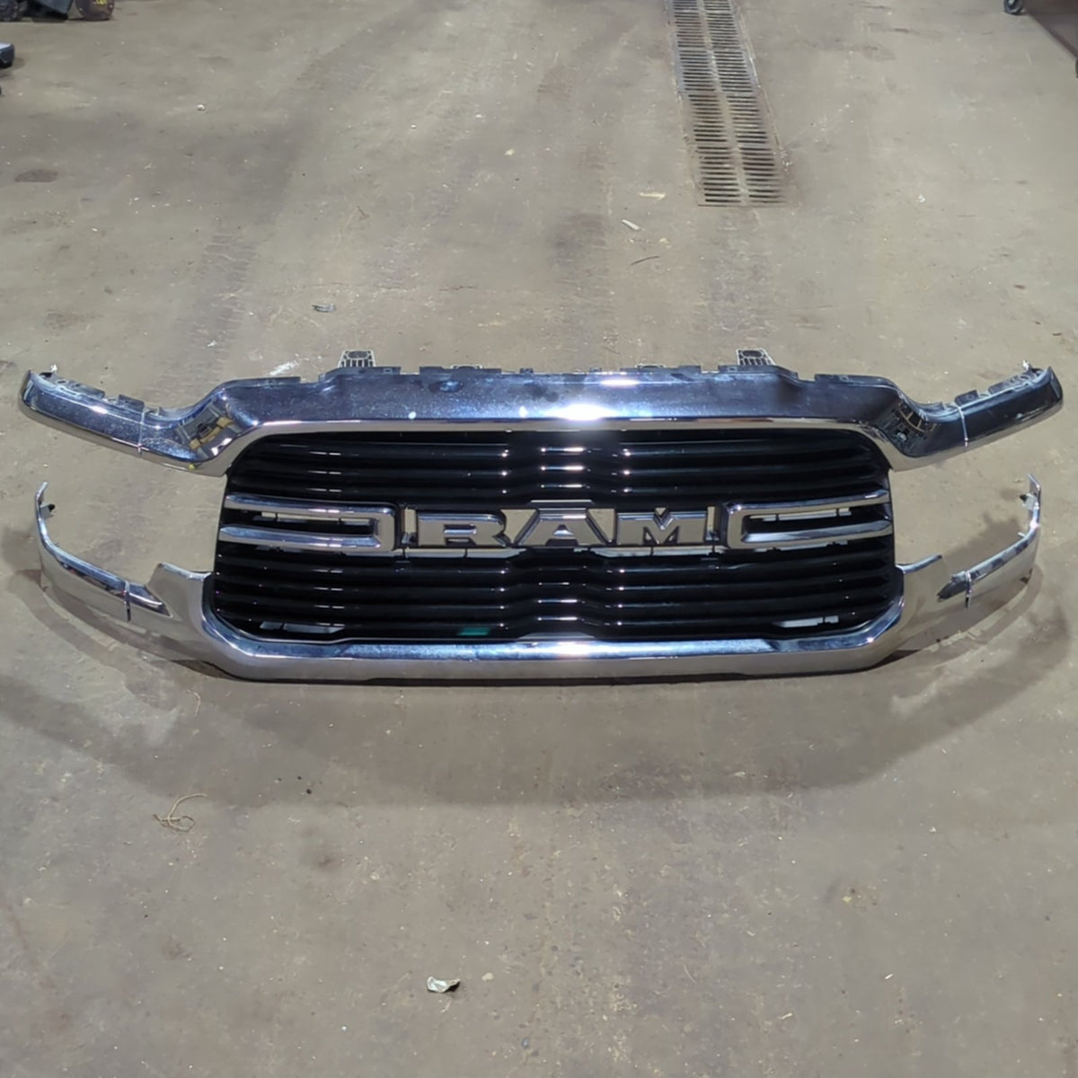 2019 2020 2021 2022 2023 2024 Ram 2500 3500 Front Upper Grille Chrome OEM