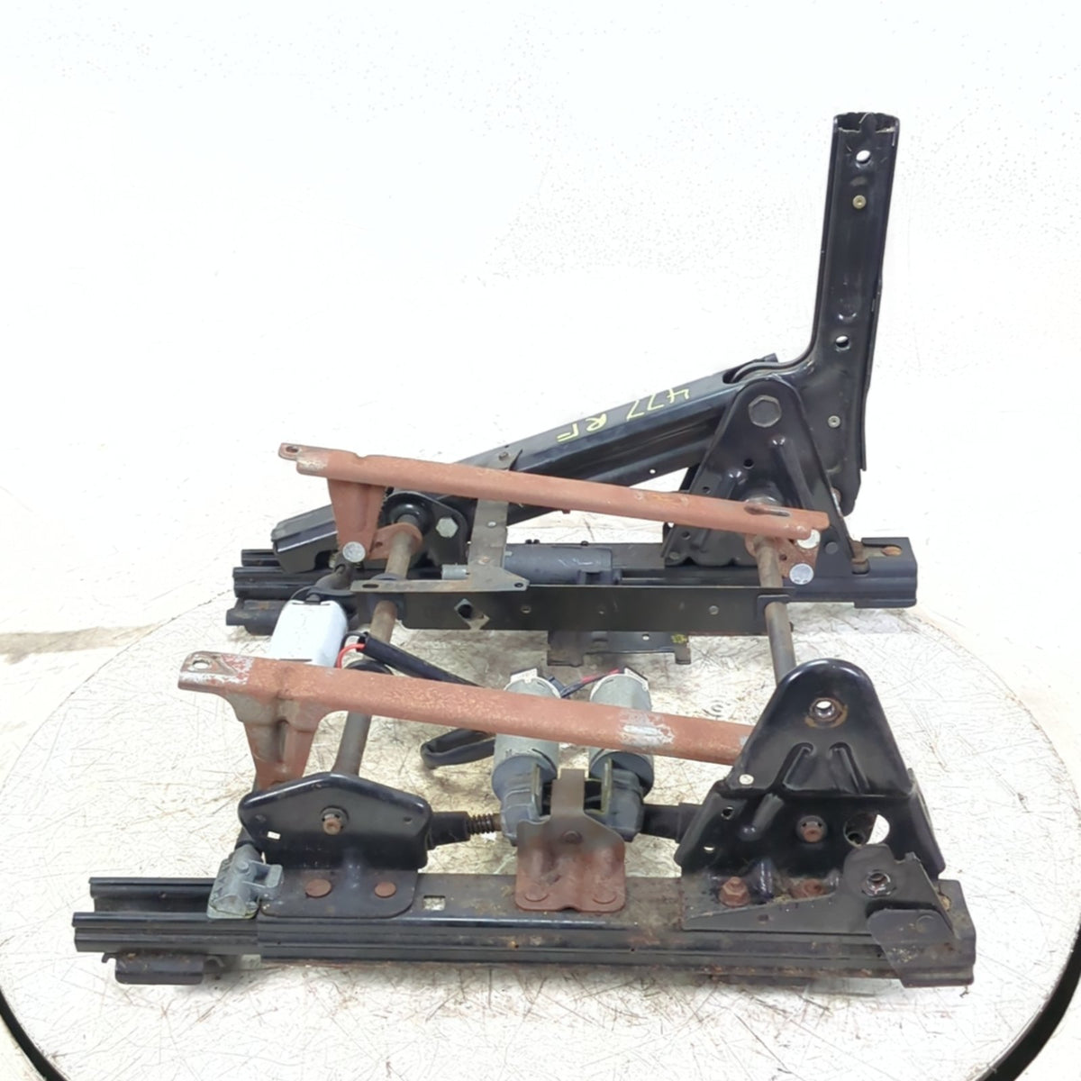 2003 2004 2005 06 GMC Yukon Right Front Passenger Electric Power Seat Track Base