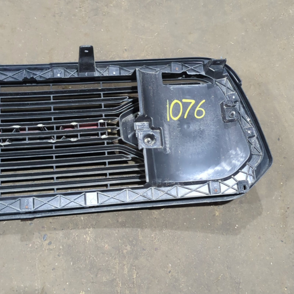 2015 2016 2017 2018 Ram 1500 Grille Front Grill Emblem Silver Aftermarket
