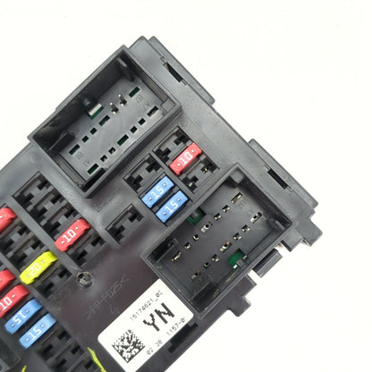 2008 2009 2010 2011 2012 2013 Sierra Silverado 2500 3500 Cabin Fuse Junction Box