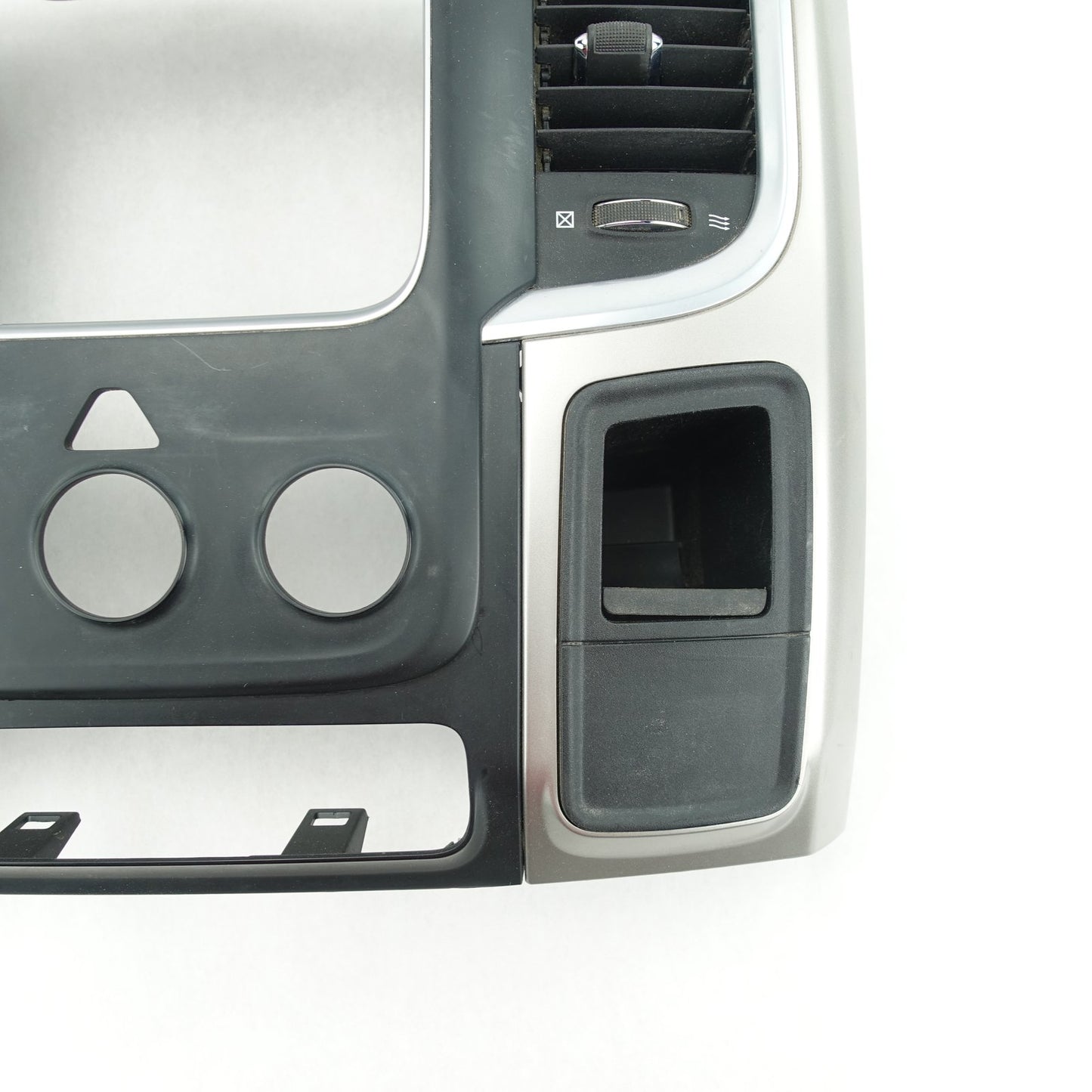 2013 2014 2015 2016 Ram 1500 2500 3500 Radio Center Dash Trim Bezel Air Vent