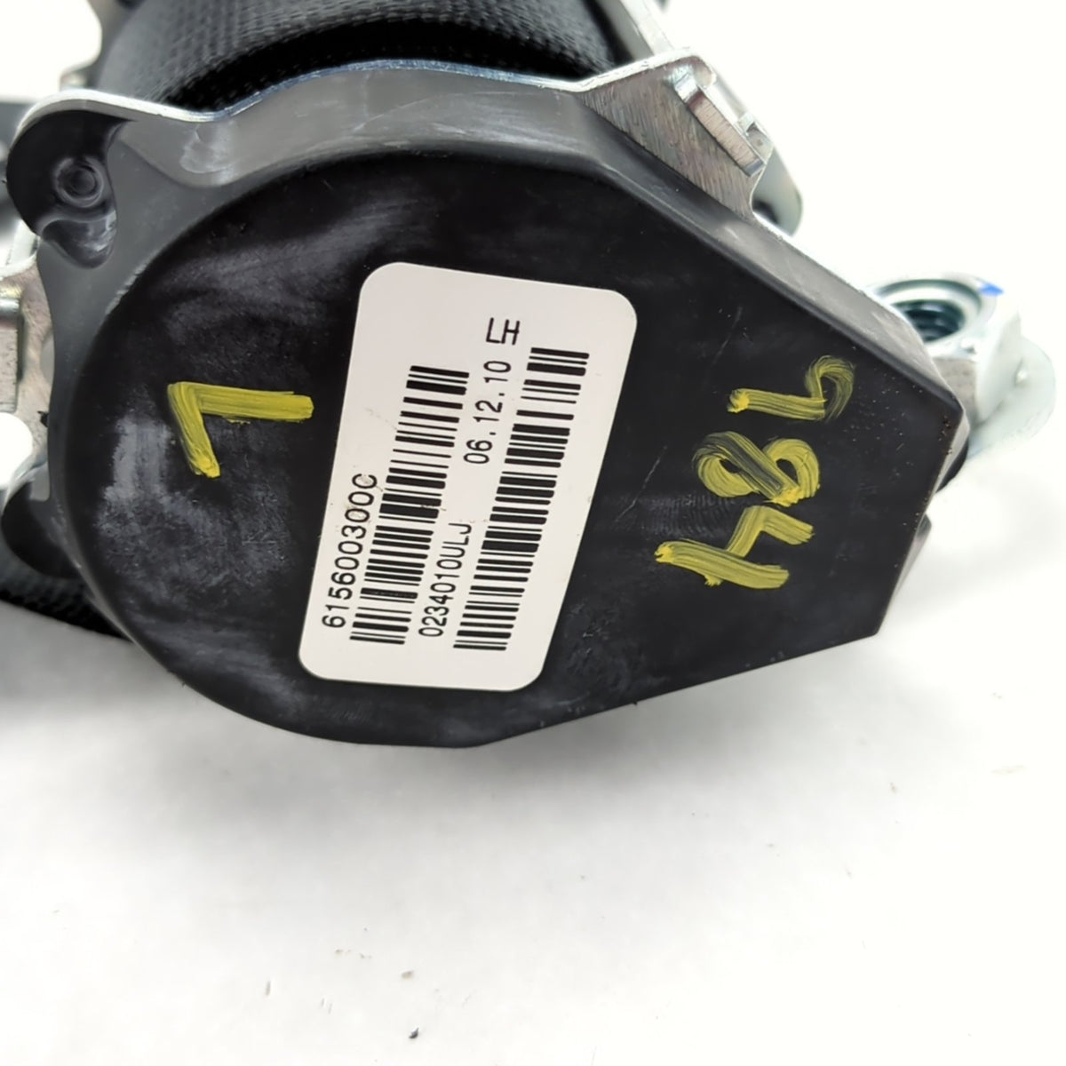 2010 2011 2012 2013 2014 2015 Equinox Terrain Left Rear Side Seat Belt Black