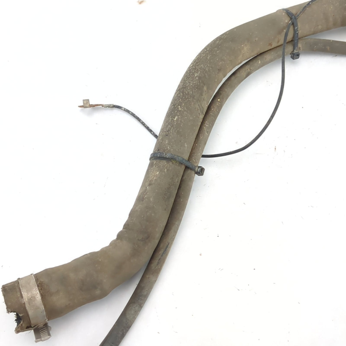 2014 2015 2016 2017 2018 Silverado Sierra 1500 Fuel Filler Neck Hose Pipe