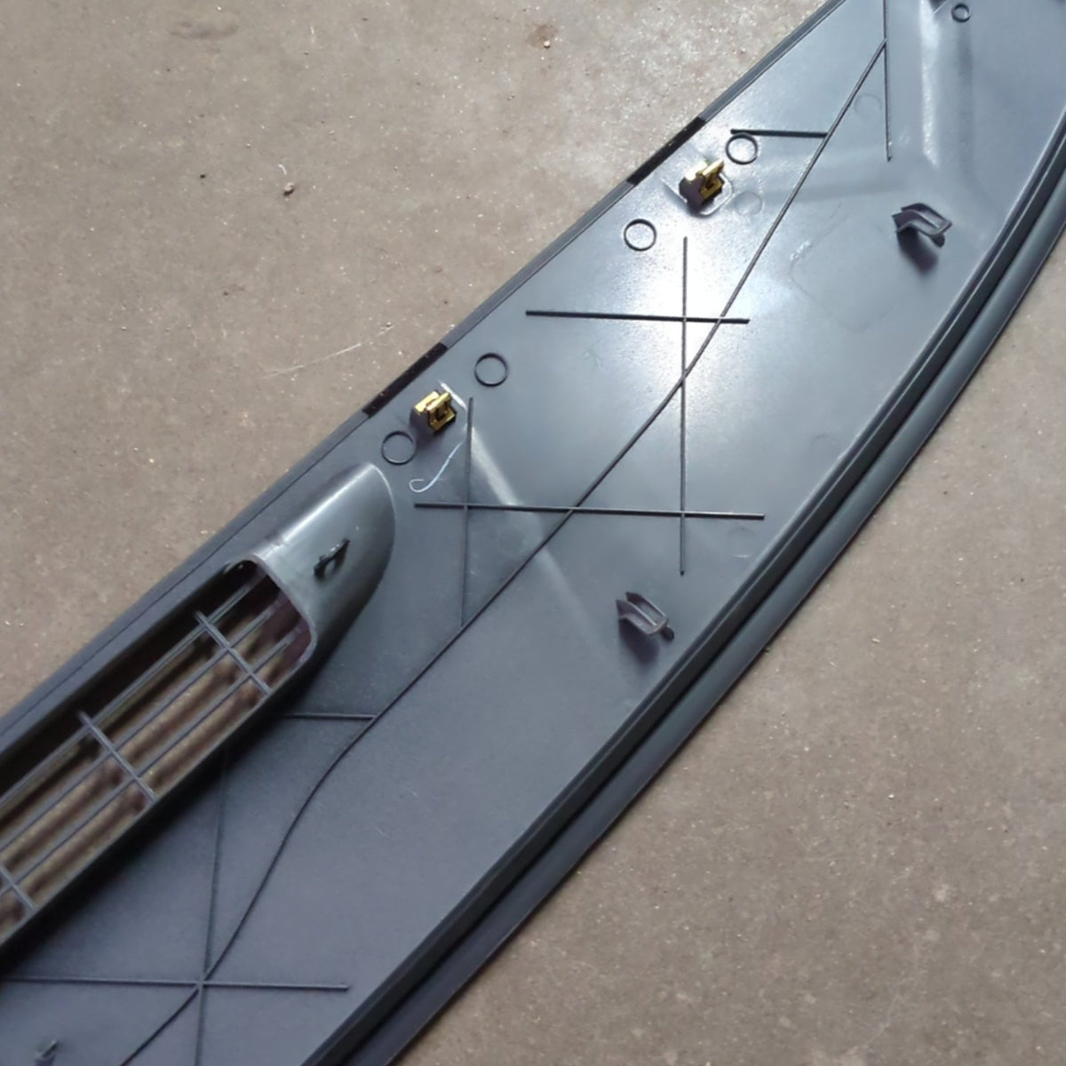 2008 2009 2010 2011 2012 Silverado Sierra Dash Defrost Vent Trim Panel Titanium