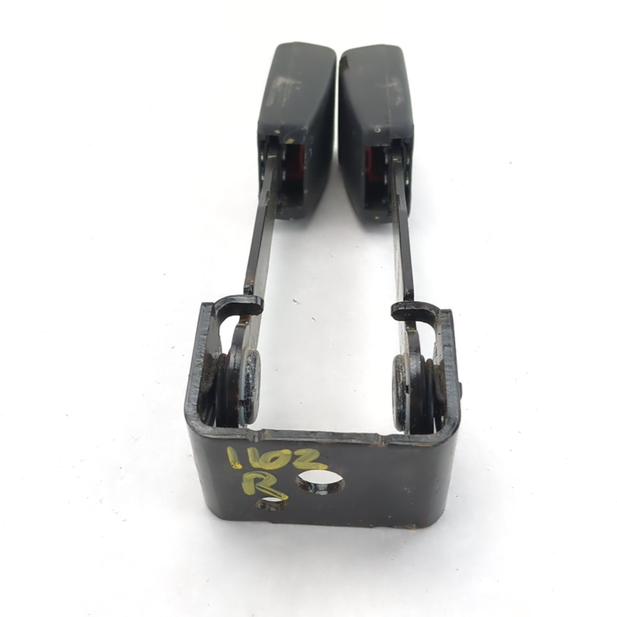 2014 2015 2016 2017 2018 Silverado Sierra Crew Cab Rear Right Seat Belt Buckle