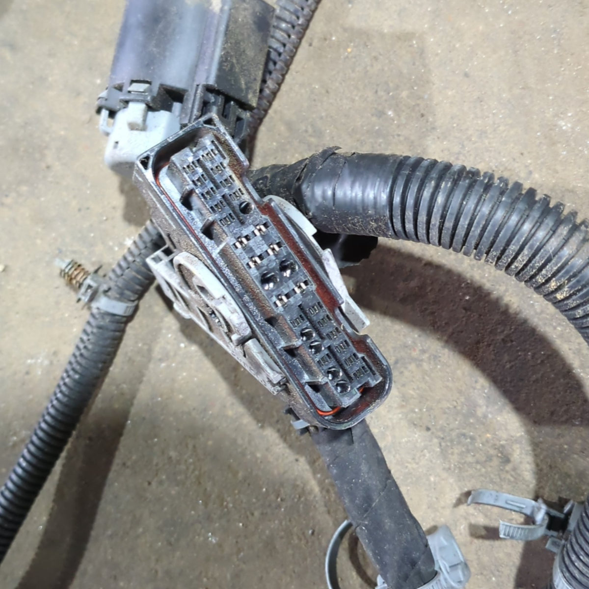 2014 Silverado Sierra 1500 Crew Cab 5'8" Box Frame Chassis Wire Harness
