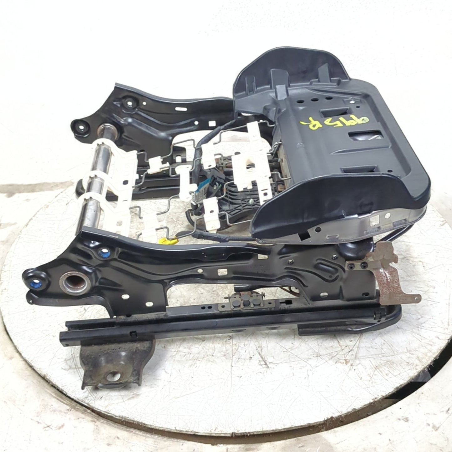 2015 2016 2017 2018 Ford Focus ST Front Right Passenger Seat Base Track Manual