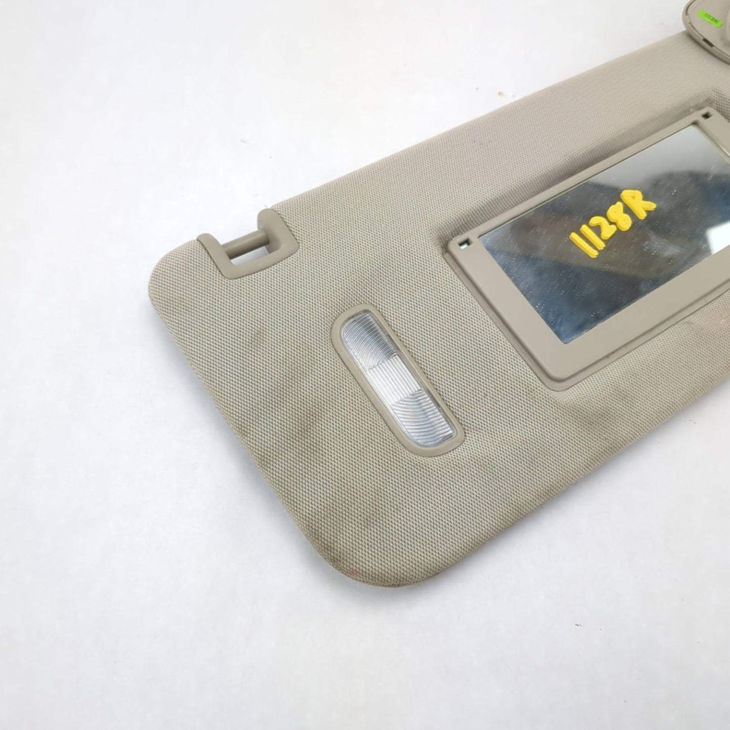 Damage 2014 2015 Silverado Sierra Right Passenger Sun Visor Sunvisor Illuminated
