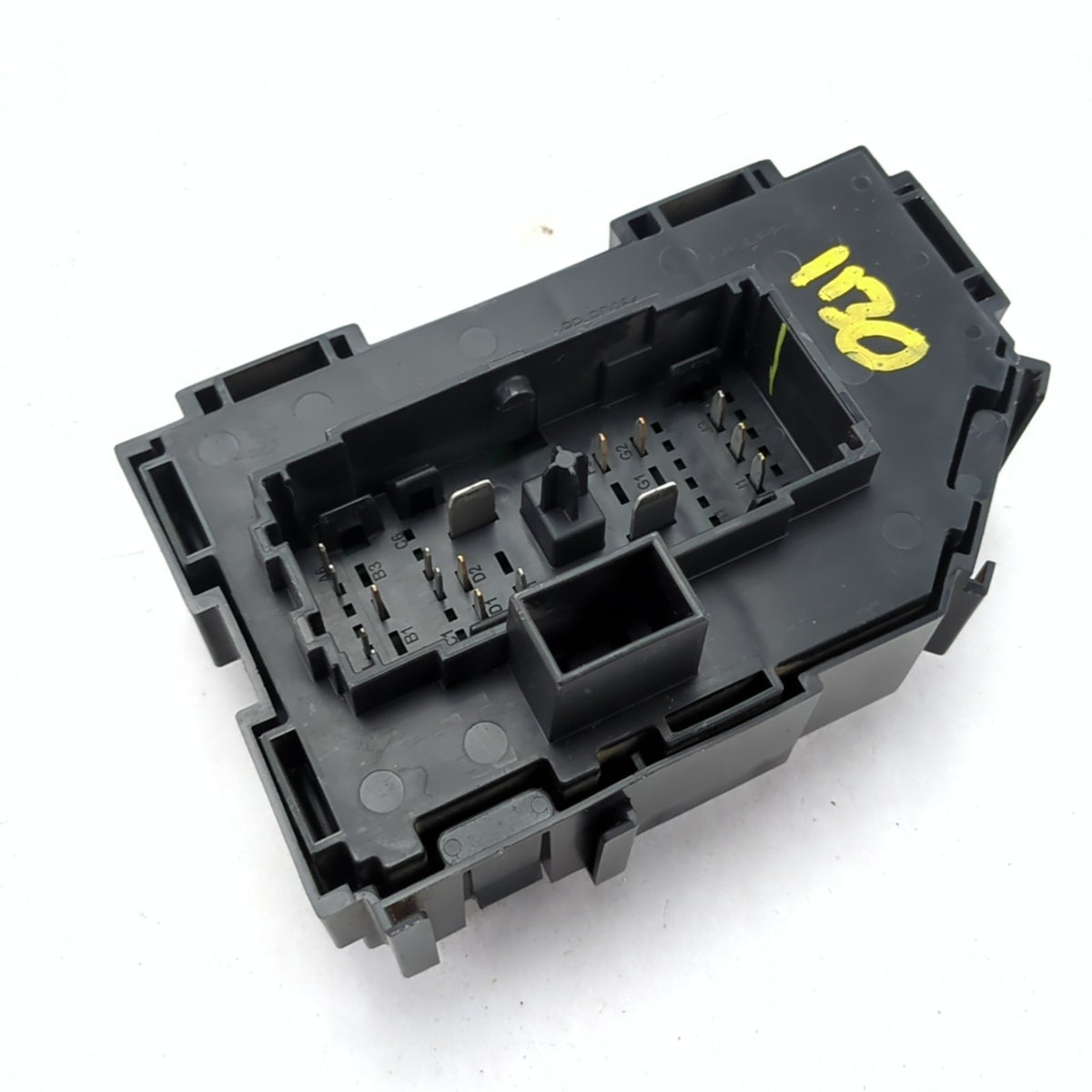 2008 2009 2010 2011 2012 2013 Sierra Silverado 2500 3500 Cabin Fuse Junction Box