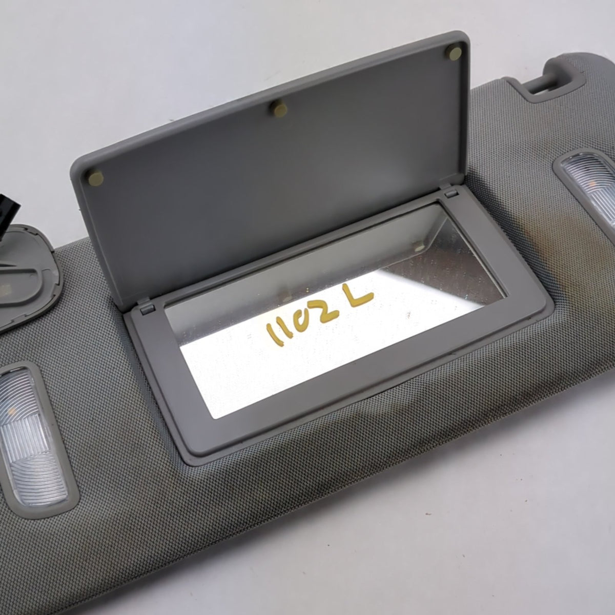 2014 2015 2016 2017 Silverado Sierra Left Driver Sun Visor Sunvisor Illuminated