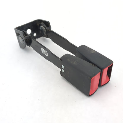 2014 2015 2016 2017 2018 Silverado Sierra Crew Cab Rear Right Seat Belt Buckle