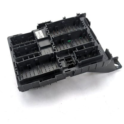 2014 2015 2016 2017 Silverado Sierra Lower Dash Firewall Junction Block Fuse Box