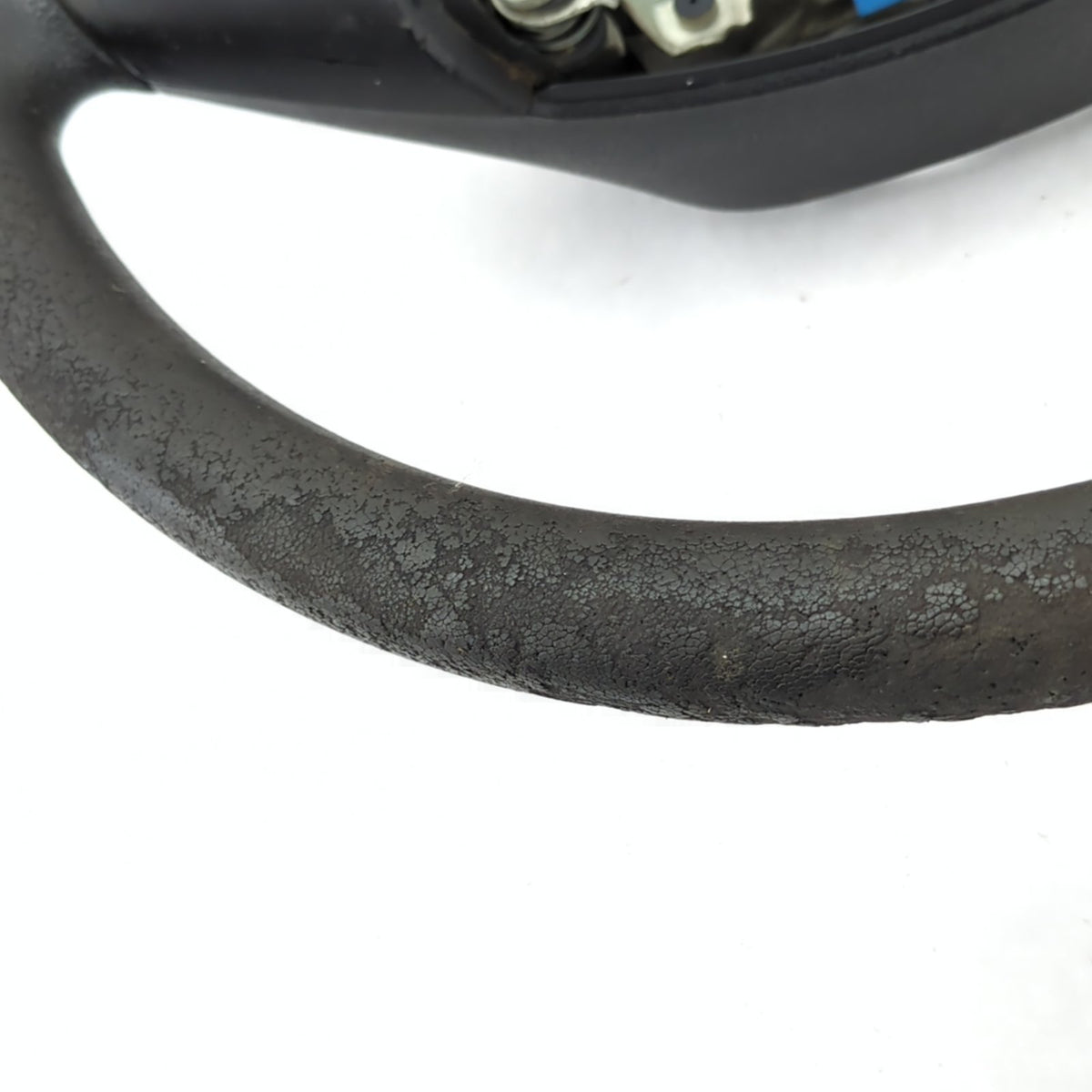Worn 2008 2009 2010 2011 2012 2013 Sierra Silverado Steering Wheel Black