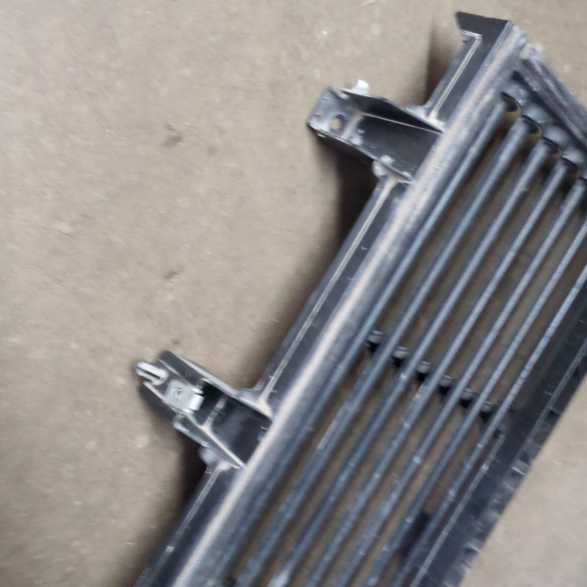 2021 2022 2023 2024 2025 Ram 2500 3500 Active Radiator Grille Shutter Louver