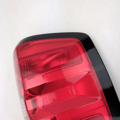 Damage 2014 2015 Silverado 1500 Taillight Tail Light Lamp Right RH Passenger