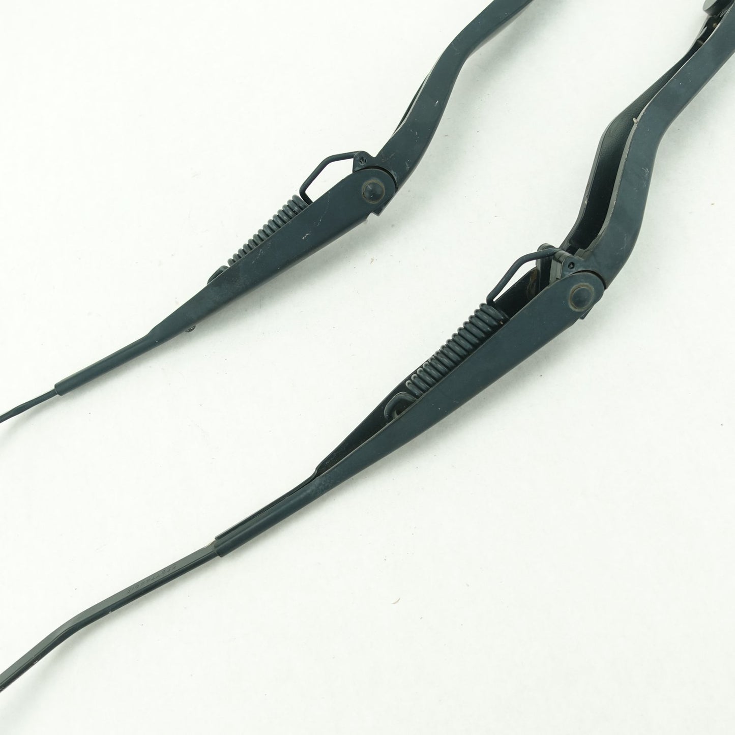 2013 2014 2015 2016 2017 2018 Ram 1500 2500 3500 Windshield Wiper Arm Pair Set