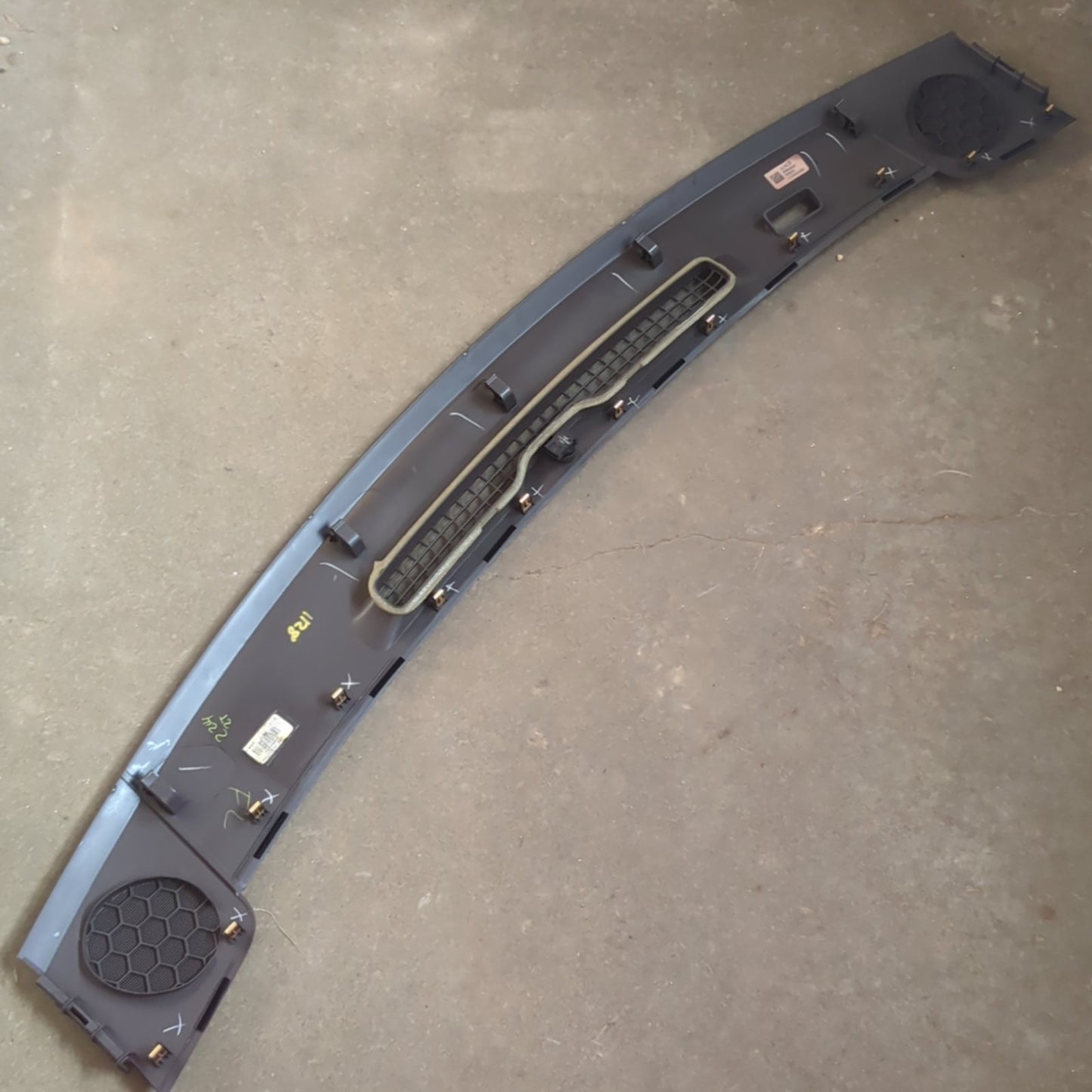 2014 2015 16 Silverado Sierra Dashboard Defroster Speaker Vent Trim Panel Brown