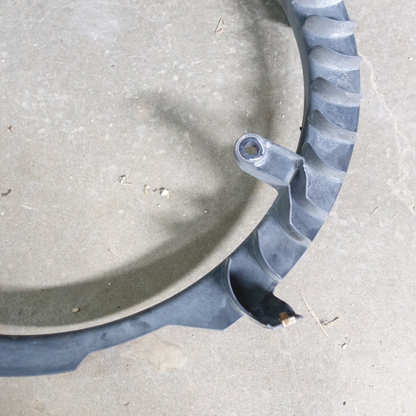2011 2012 2013 2014 2015 2016 Ford F250 F350 6.7L Fan Shroud Ring
