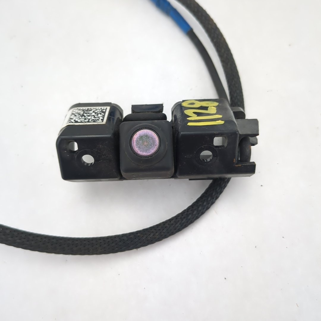 Damage 2014 2015 Chevrolet Silverado Sierra Rear View Backup Tailgate Camera