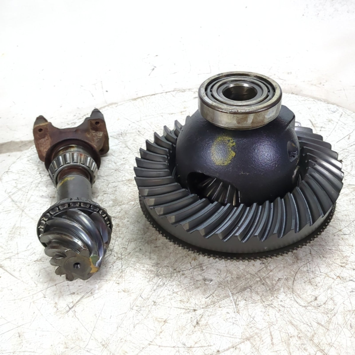 1999 2000 Ford F450 F550 Differential Carrier Pinion Gear 4.88 Ratio Open