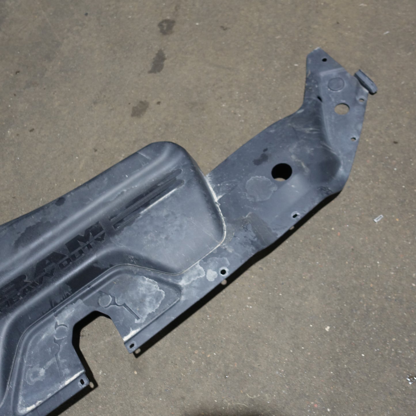 2019 2020 2021 2022 Ram 2500 3500 Radiator Support Access Cover