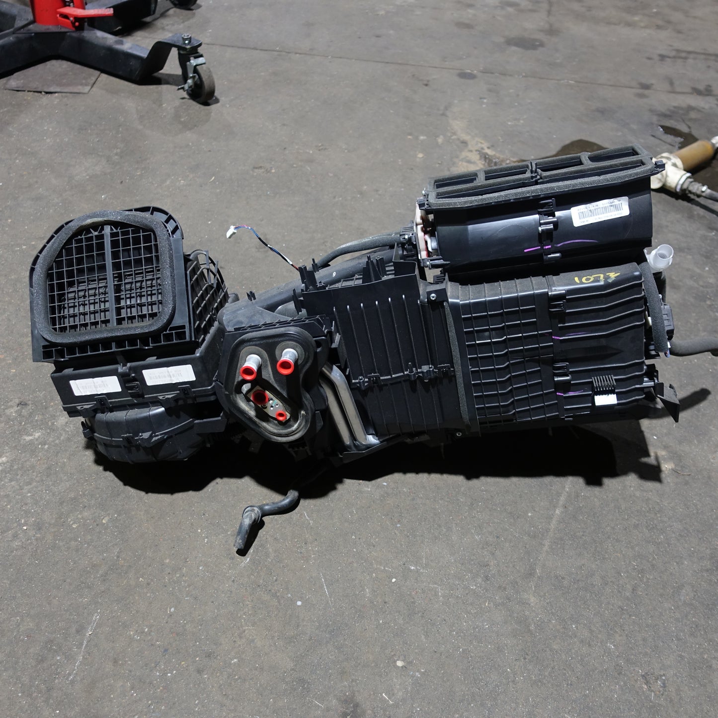 2016 2017 2018 19 Nissan TITAN XD HVAC Heater Evaporator Core Blower Housing Box