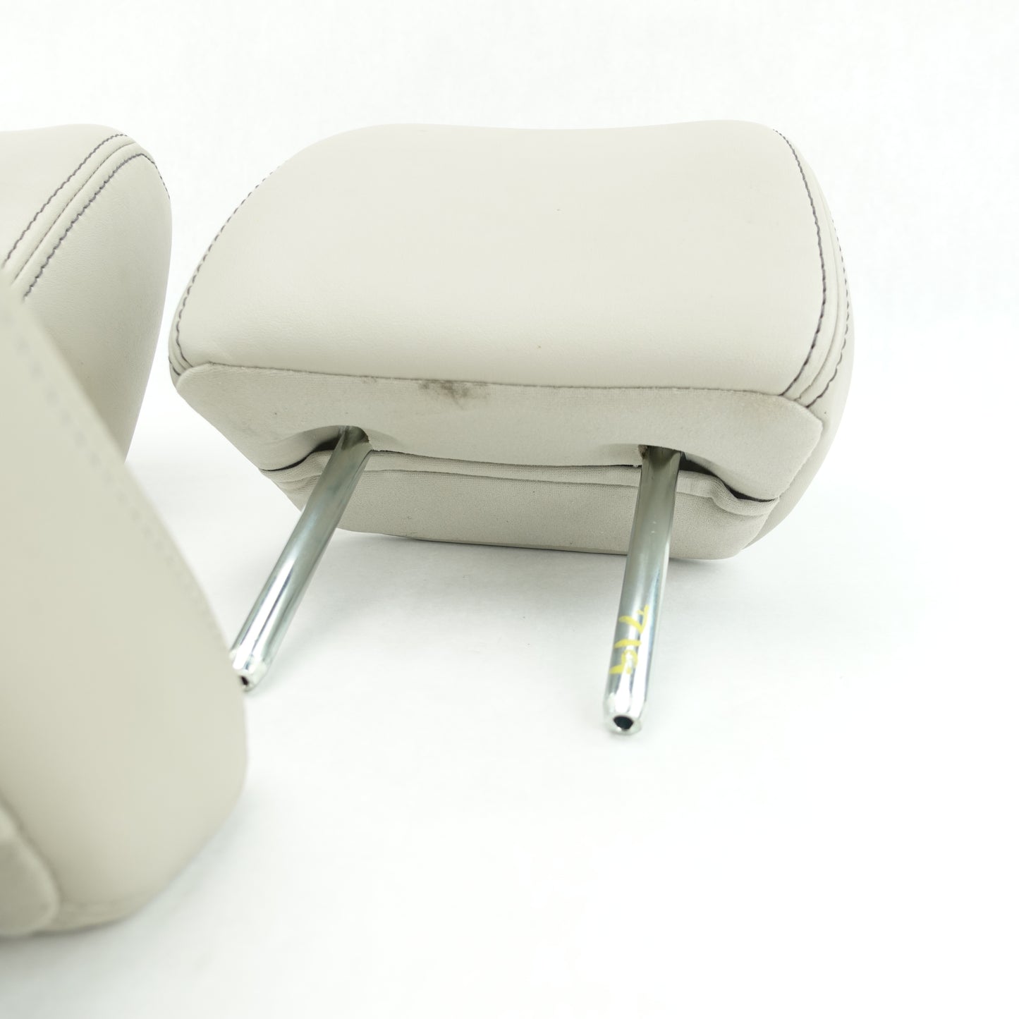 2010 2011 2012 Taurus Rear Headrest Head Rest Gray Leather Set