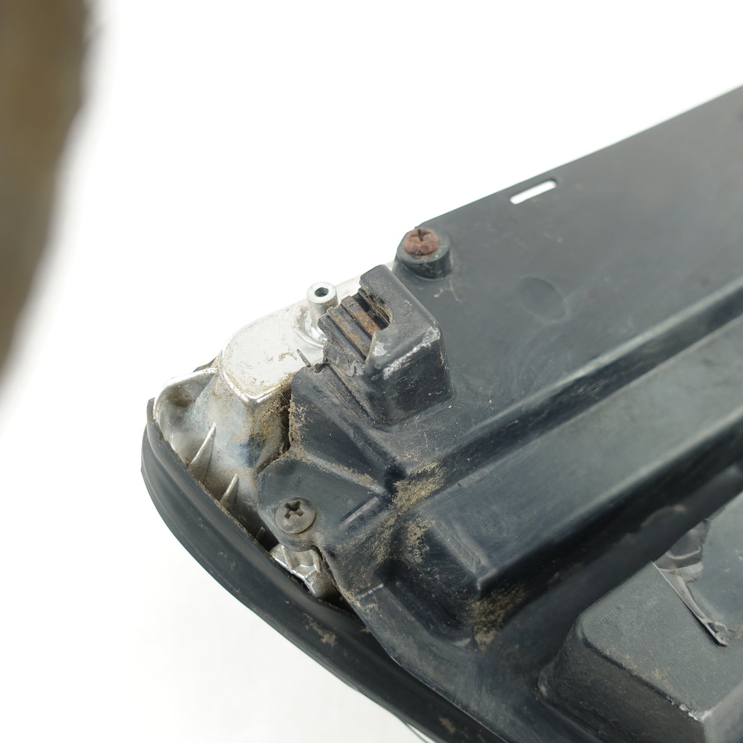 Damage 2008 2009 2010 Saturn Vue Upper Hood Grille Grill