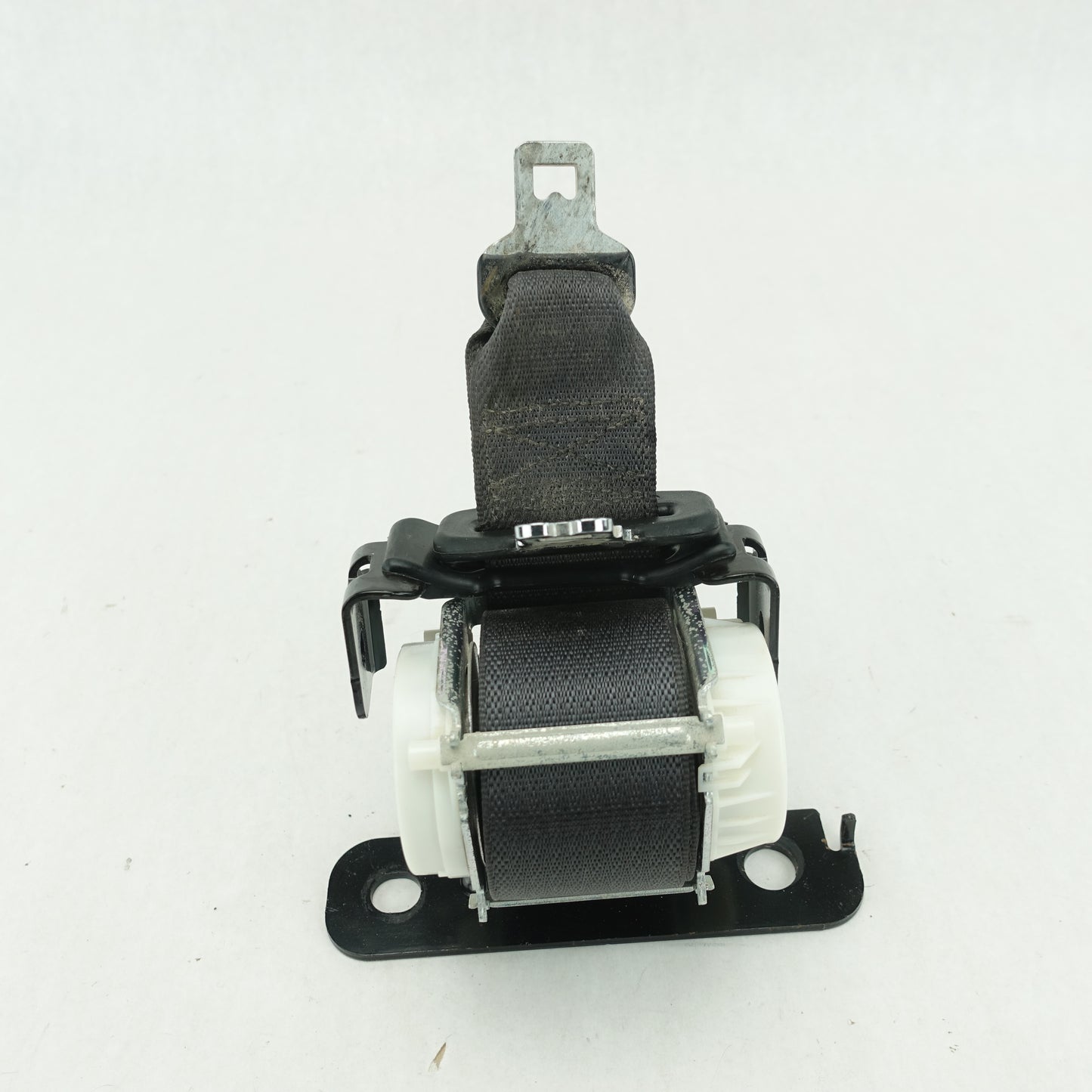 2015 2016 2017 2018 2019 2020 Ram 3500 Regular Cab Front Center Seat Belt Black