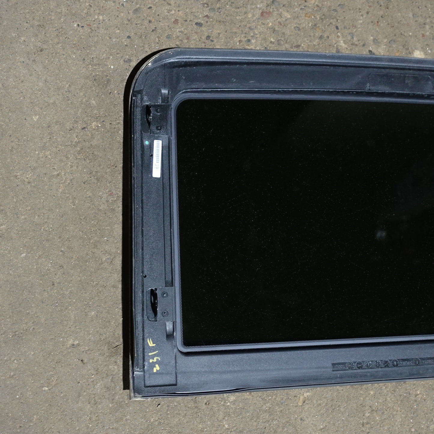 2008 2009 2010 Cadillac CTS Front Sunroof Sun Moon Roof Glass