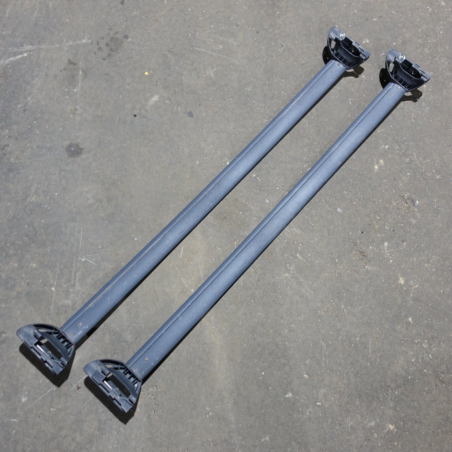 2000 2001 2002 2003 2004 2005 2006 2007 Chevy Suburban Tahoe Roof Rack Cross Bar