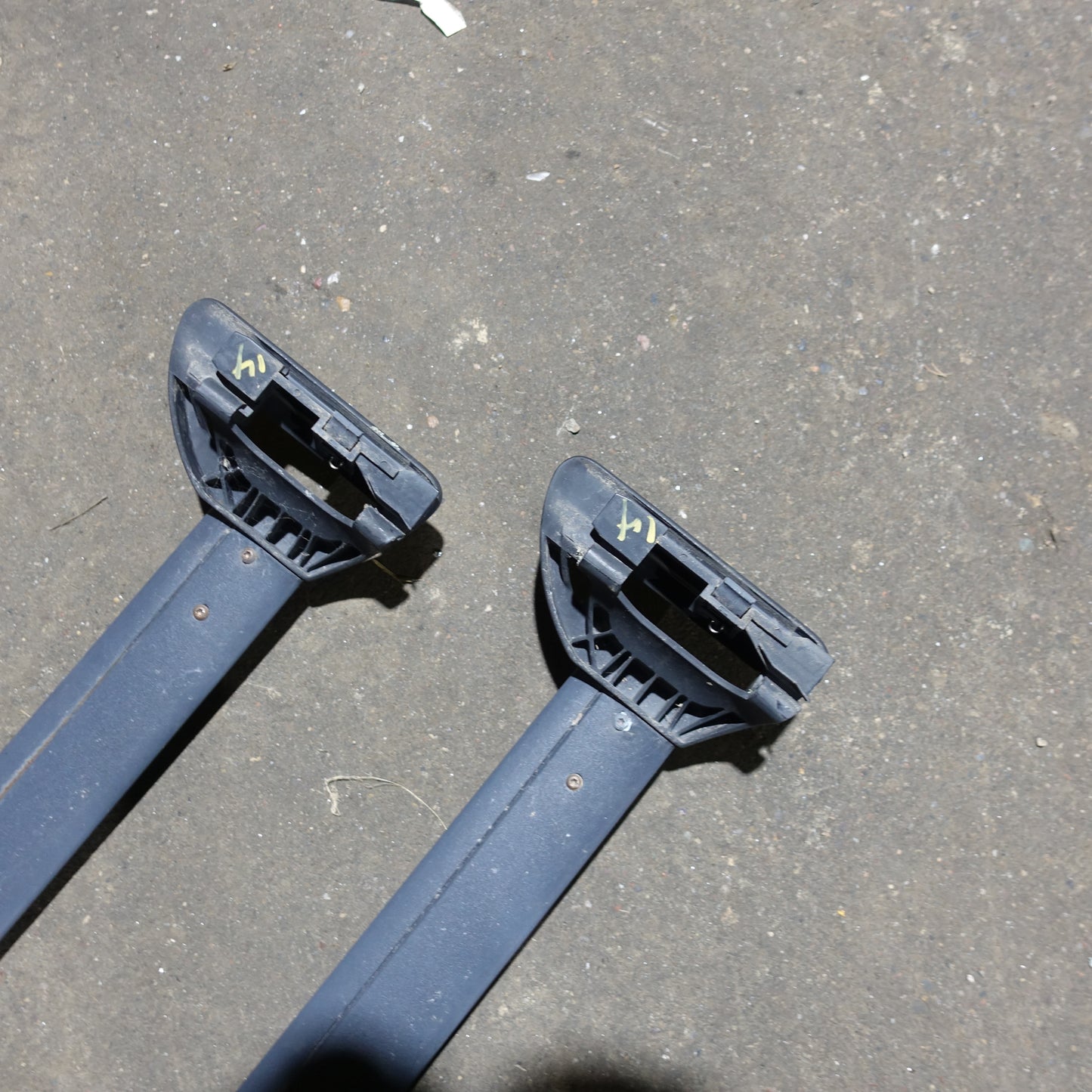 2000 2001 2002 2003 2004 2005 2006 2007 Chevy Suburban Tahoe Roof Rack Cross Bar