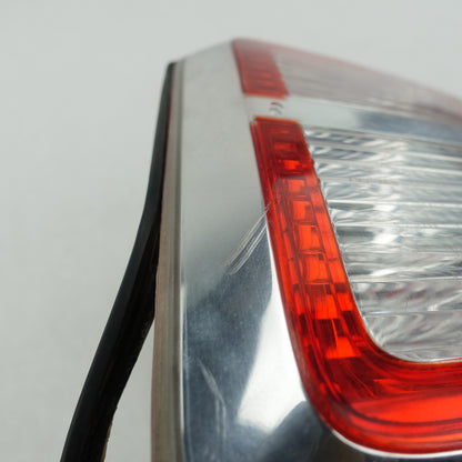 2007 2008 2009 10 Saturn Outlook Passenger Right Rear Taillight Tail Light Lamp