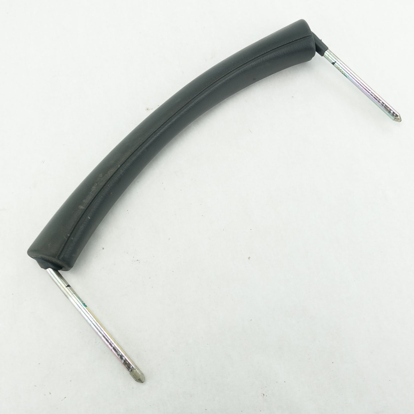 2000 2001 2002 Silverado Sierra Passenger Right Dash Grab Bar Pull