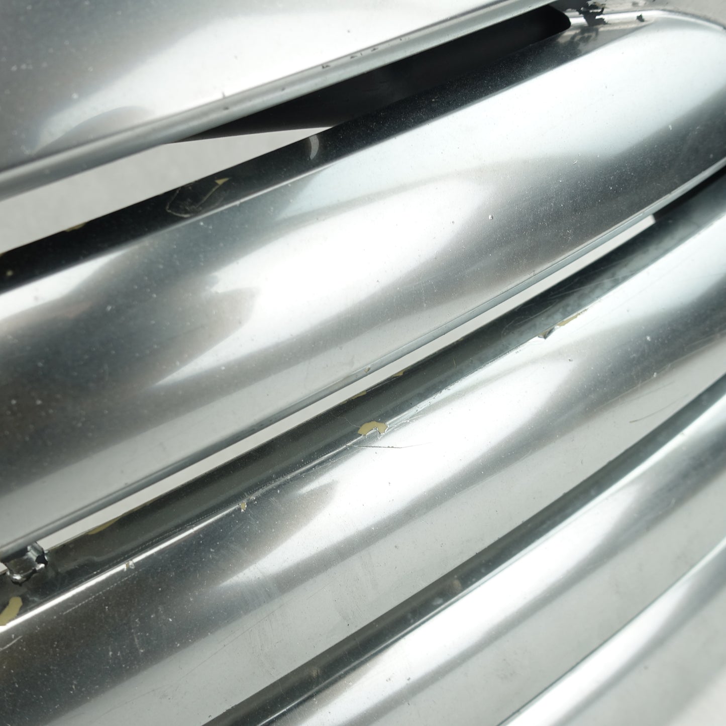 Damage 2006 2007 2008 2009 2010 2011 Chevy HHR Grille Grill