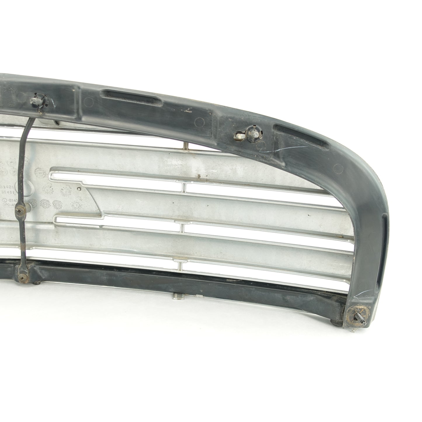 Damage 2006 2007 2008 2009 2010 2011 Chevy HHR Grille Grill