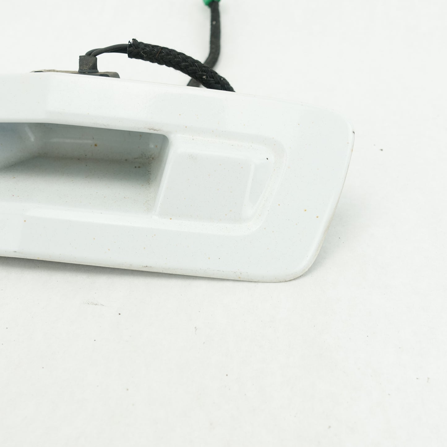 2009 2010 2011 2012 Chevy Traverse Tailgate Lift Gate Hatch Handle Trim