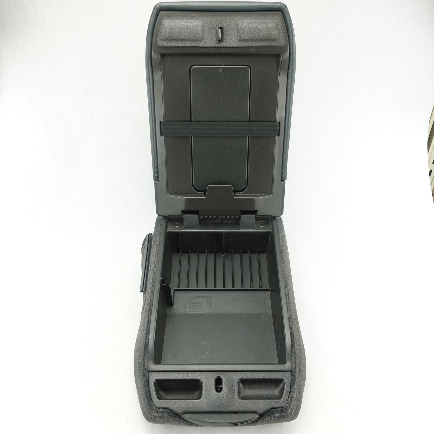 2003 2004 2005 Silverado Sierra Center Console Fold Down Armrest Arm Rest Black