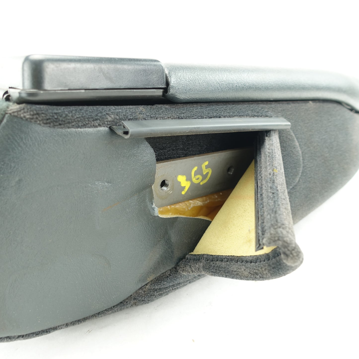 2003 2004 2005 Silverado Sierra Center Console Fold Down Armrest Arm Rest Black