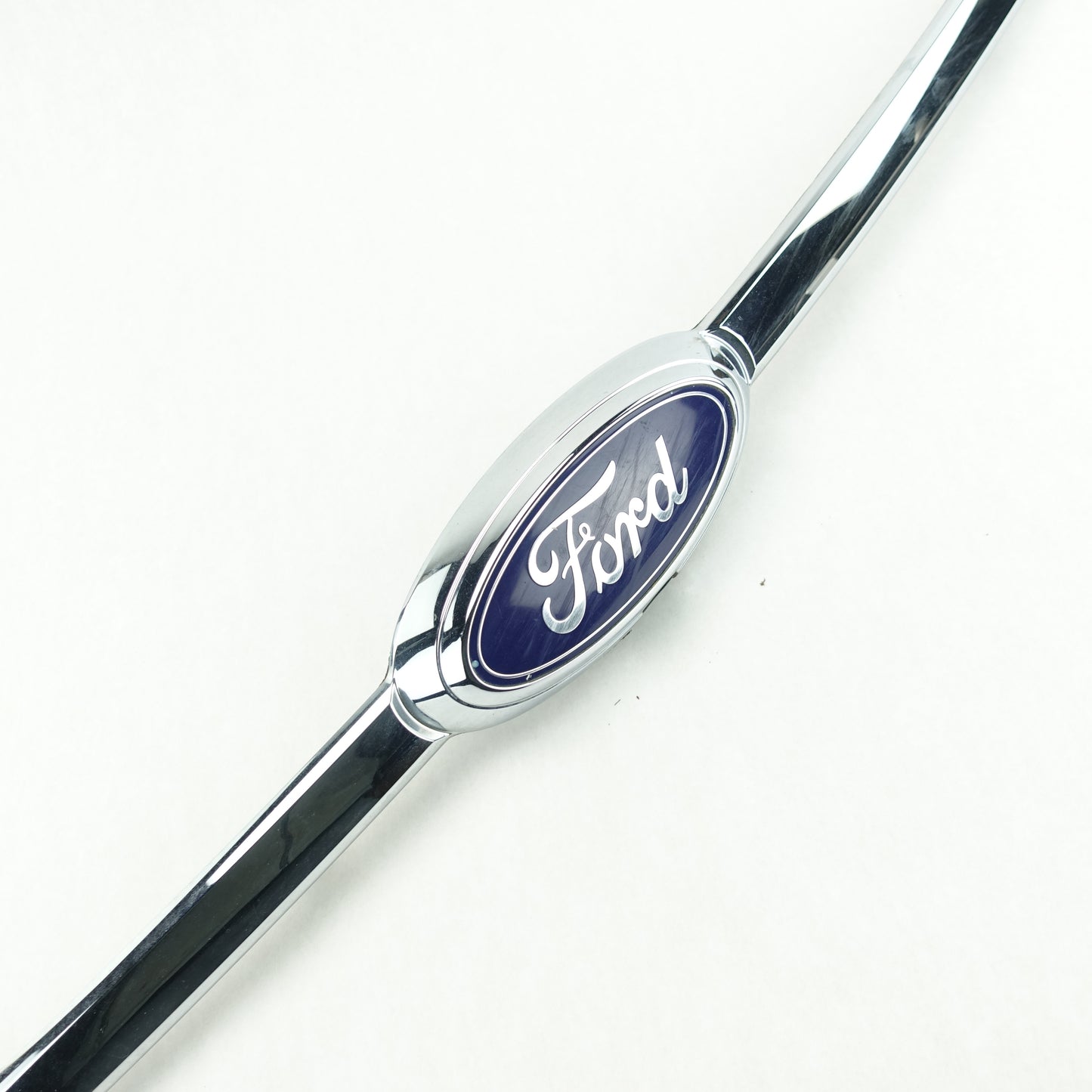 2010 2011 12 Ford Taurus Trunk Lid Trim Bezel Logo Emblem Chrome Strip (scratch)