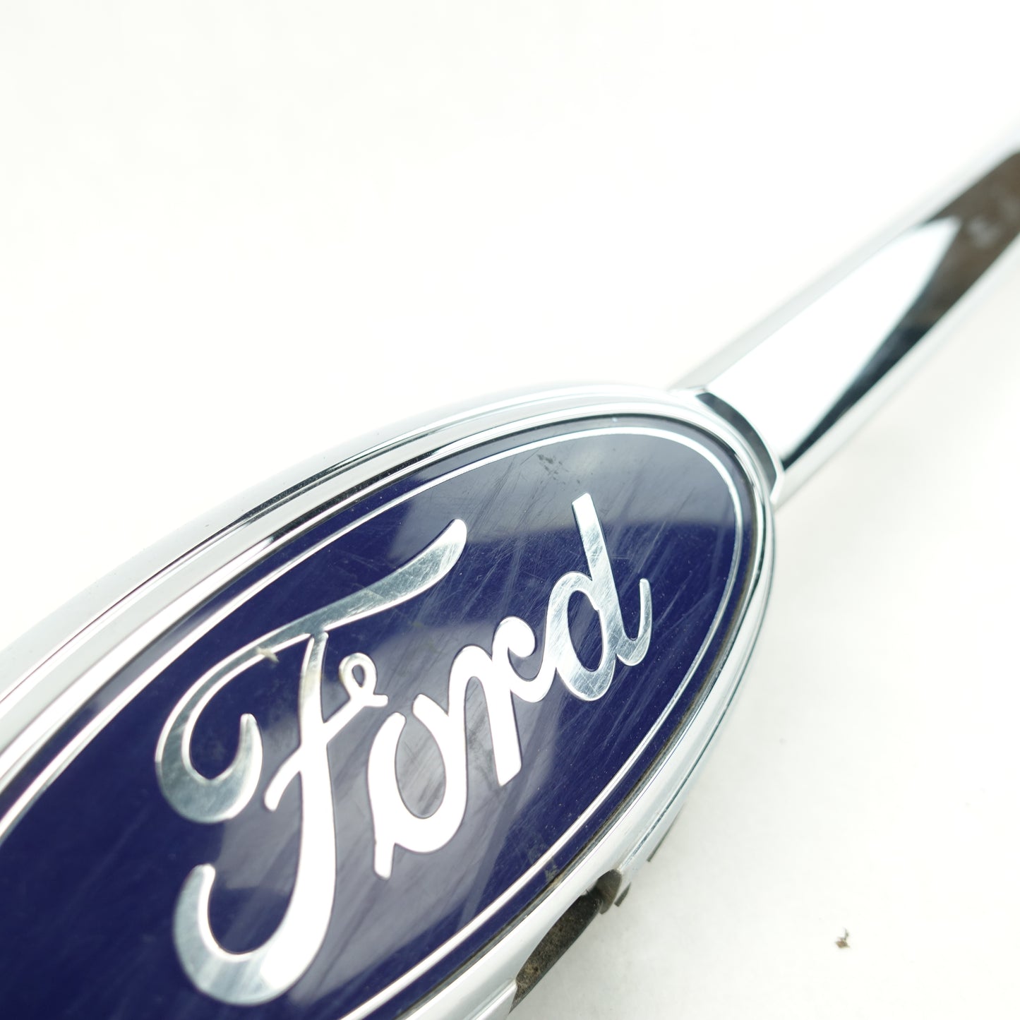 2010 2011 12 Ford Taurus Trunk Lid Trim Bezel Logo Emblem Chrome Strip (scratch)