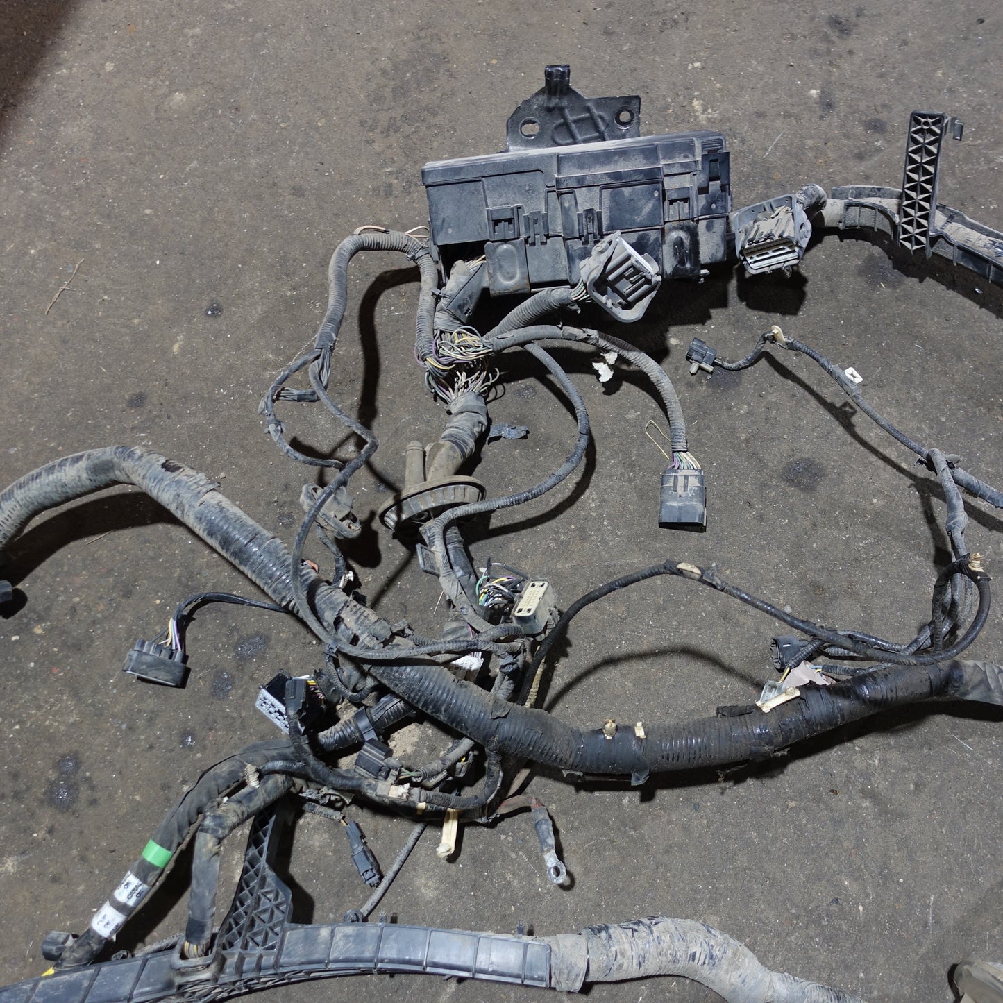 2016 Ford F250 F350 6.7L Engine Fuse Box Bay Wire Harness Loom