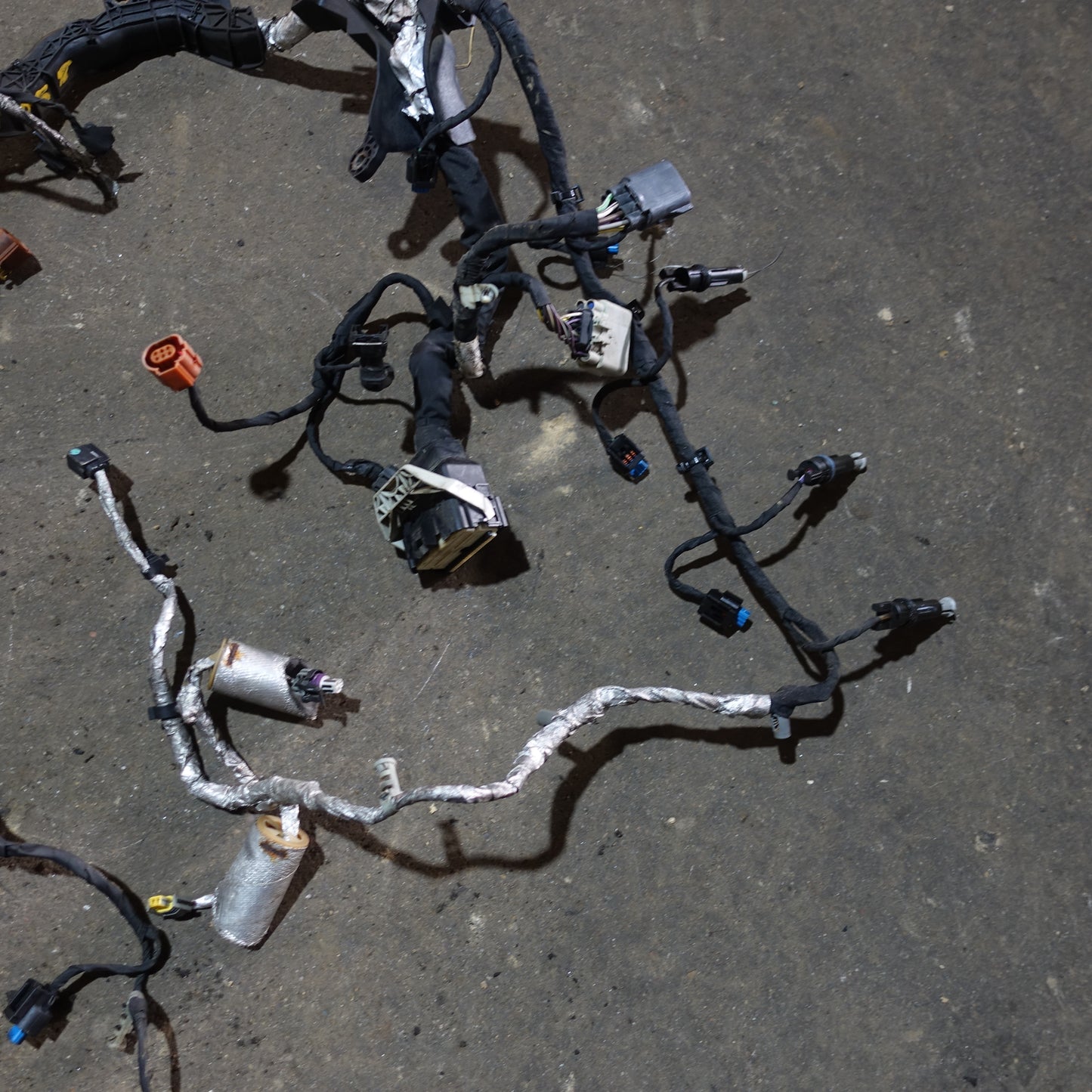 Damage 2011 2012 Ford F250 F350 F450 F550 6.7L Diesel Engine Wire Harness Loom