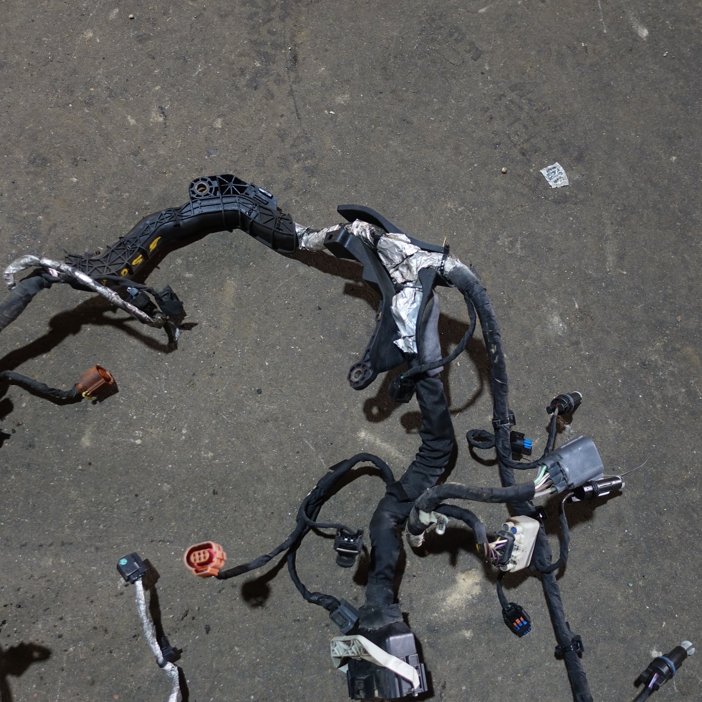 Damage 2011 2012 Ford F250 F350 F450 F550 6.7L Diesel Engine Wire Harness Loom