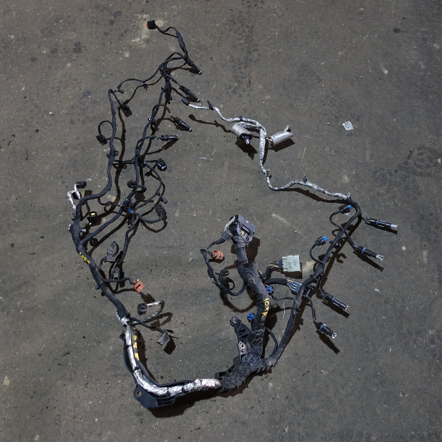 Damage 2011 2012 Ford F250 F350 F450 F550 6.7L Diesel Engine Wire Harness Loom