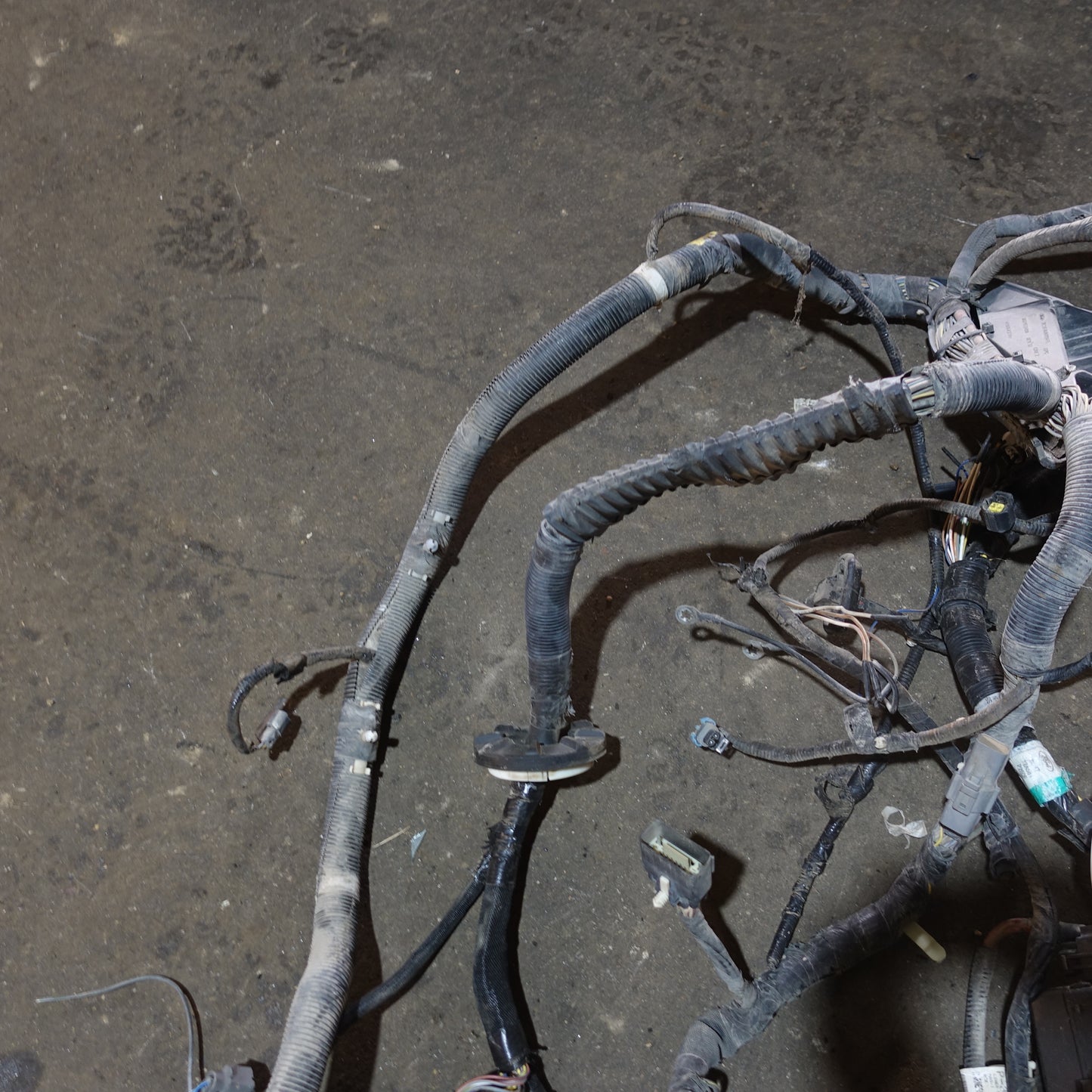 2008 Ford F250 F350 6.4L Engine Fuse Box Bay Wire Harness Loom