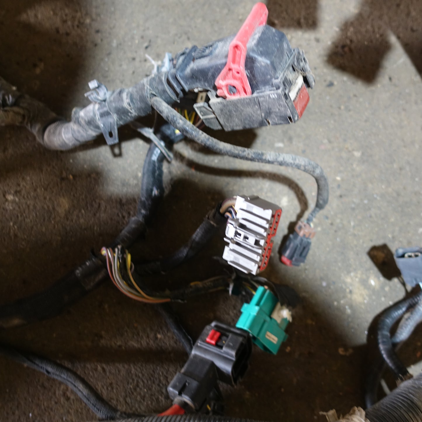 2008 Ford F250 F350 6.4L Engine Fuse Box Bay Wire Harness Loom