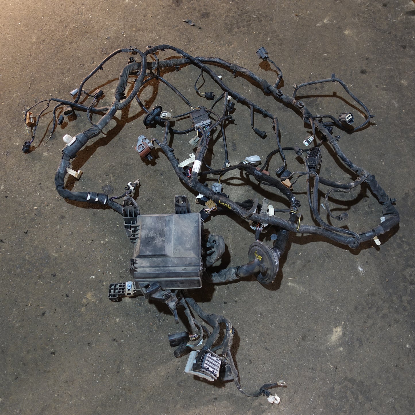 Damaged 2019 Ford F150 2.7L Engine Fuse Box Bay Wire Harness Loom